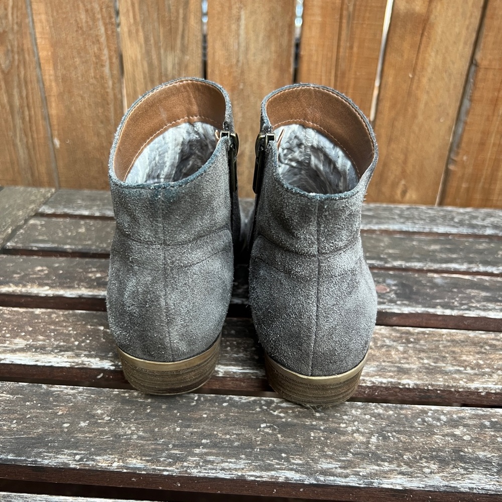 Lucky Brand Gray Suede Ankle Booties - Size 8/38 - Picture 5 of 7